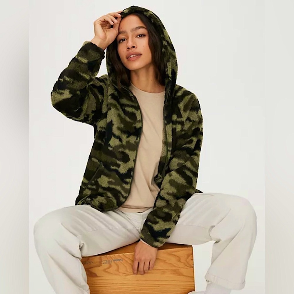 NWOT Fuzzy Wool Green Camo Hoodie
